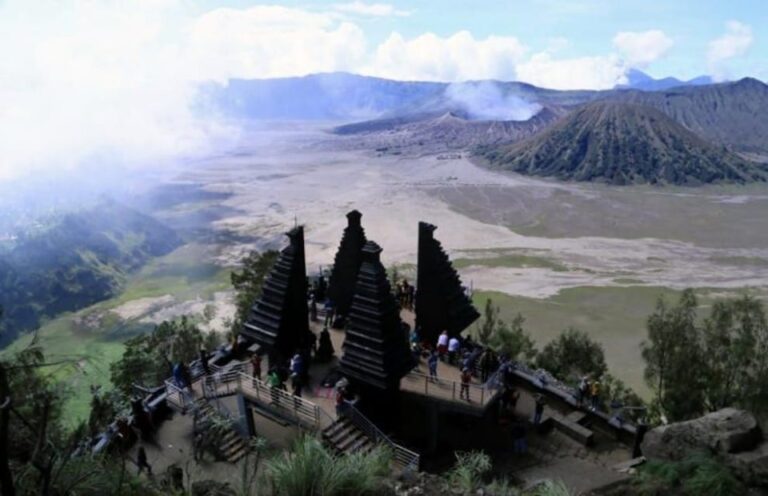 Seruni Point, a New Jewel: Appears when Mount Bromo Shuts Its Doors